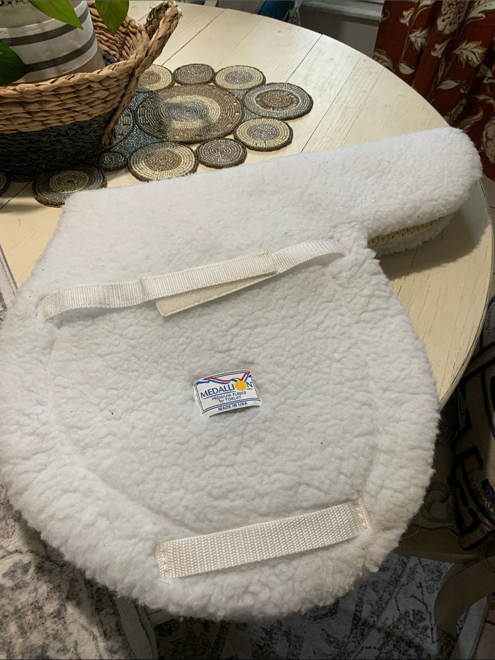 Medallion White premium fleece Saddle pad